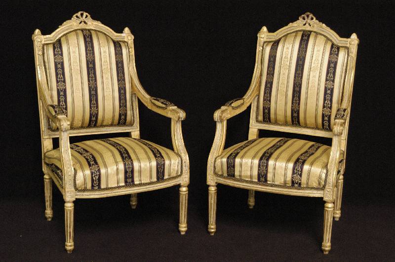 Armlehnsessel, Frankreich, um 1960, Louis -XVI-Stil, Buche massiv, weiß gefaßt, Polsterung und Bezug sekundÄr, elegantes MÖbel , ...