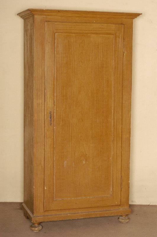 eintÜriger Kleiderschrank, deutsch/Pfalz, um 1830, ausgesuchtes Weichholz, Front auf Rahmen gearbeitet, sogenannte Ziehmalerei in sehr feiner ...