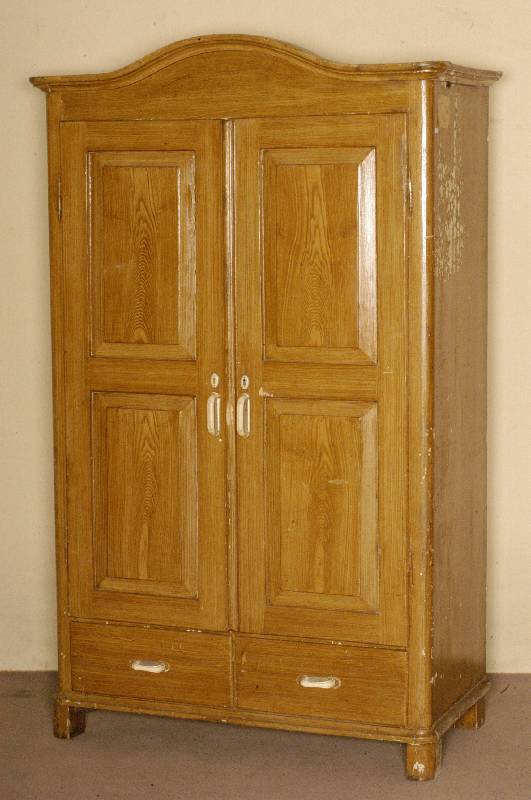 JungmÄdchenzimmerschrank, sÜddeutsch/Freiburg, um 1780, Front auf Rahmen gearbeitet, Weichholz, reiche Inneneinrichtung mit SchÜben und FÄchern, ...