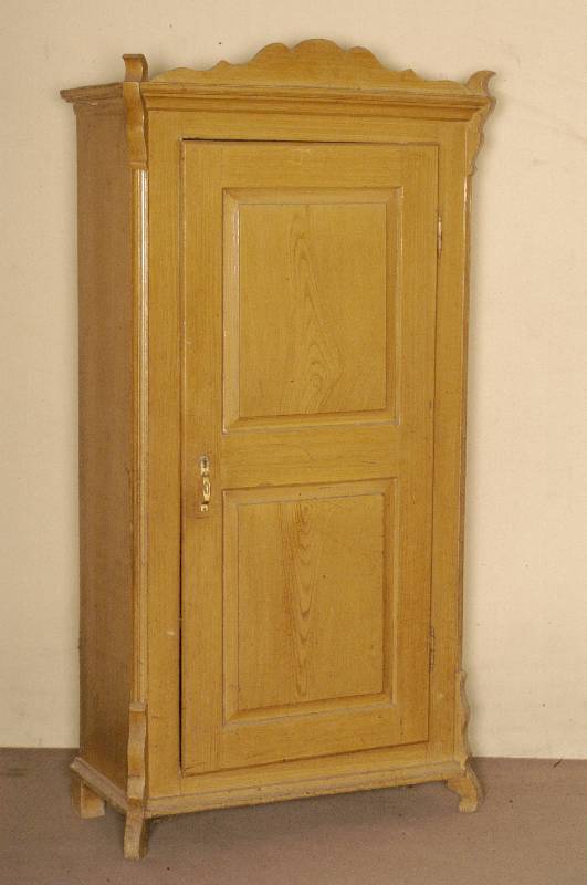 SpÄtbiedermeierschrank, deutsch/Speyer, um 1835/40, Korpus Weichholz, Front auf Rahmen gearbeitet, Kammziehmalerei von feinster QualitÄt, Kanten ...