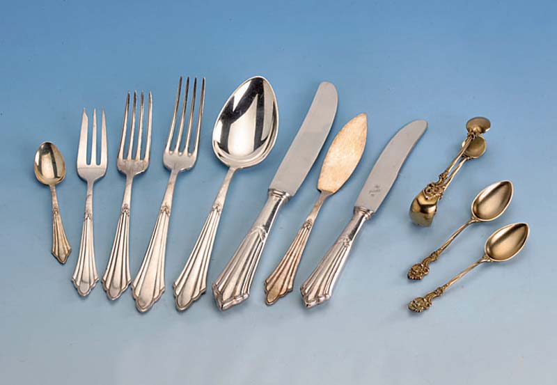 12 KaffeelÖffel und 1 Zuckerzange, deutsch um 1900, 800er Silber, hervorragende Verarbeitung, vergoldet