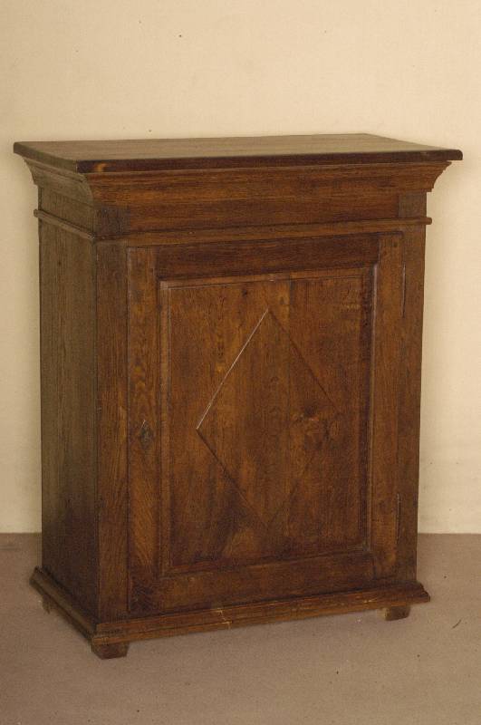 Brotschrank, deutsch/Westfalen, 1820, Eiche massiv, 1-tÜrig, FÜllungen kassettiert, Fußleiste und RÜckwand erneuert, altes Schloß, schÖnes ...
