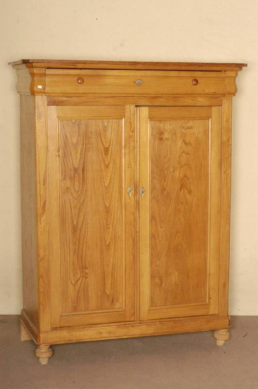 Vertiko, deutsch, um 1900, Eiche massiv, zweitÜriges MÖbel, TÜrinlets mit schÖner Holzmaserung, Kopfteil ein Schub, schlichtes MÖbel als ...