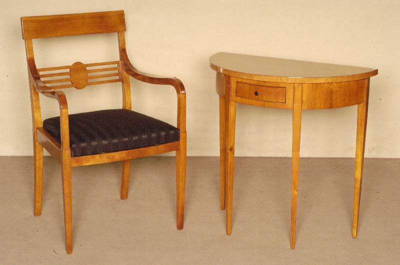 Konsolentisch, Biedermeierstil, Kirschbaum massiv, poliert, nach altem Vorbild von 1820/30, gute Verarbeitung, schÖnes zierliches MÖbel, leichte ...