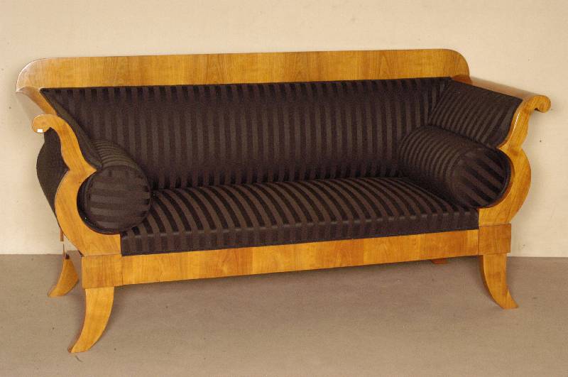 Sofa, im Biedermeierstil, Korpus Weichholz, Kirschbaum massiv, Kirschbaumfurnier gespiegelt, nach dem Vorbild von 1830/40, elegant, stiltypisch ...