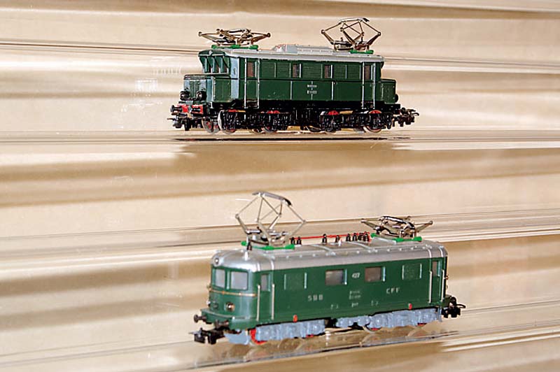 E-Lok, MÄrklin, 1955, Spur HO, RET 800, grÜn , 1. AusfÜhrung, SBB BR RE 4/4, l. bespielt, im orig. Karton, Fkt. geprÜft, intakt