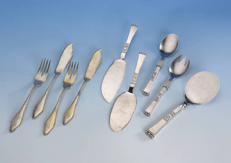 Fischbesteck fÜr 6 Personen, deutsch um 1910, Jugendstil, 800er Silber, best. aus: 6 Messer und 6 Gabeln, zus. ca. 545 g