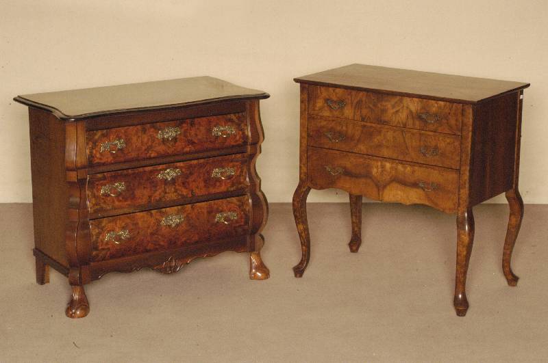 Barockstilkommode, Holland, nach altem Vorbild , Korpus Weichholz/Hartholz, Wurzelnußfurnier, z.T. gespiegelt, schÖnes Furnierbild, Kanten ...