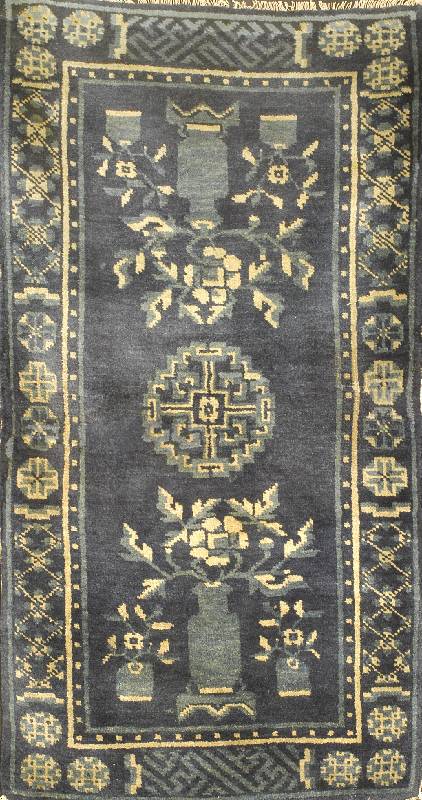 Pow Tow Antik, China, um 1900, Wolle auf Baumwolle, ca. 124 x 68 cm, SchÄtzwert: 2200.- EURO, EHZ: 2