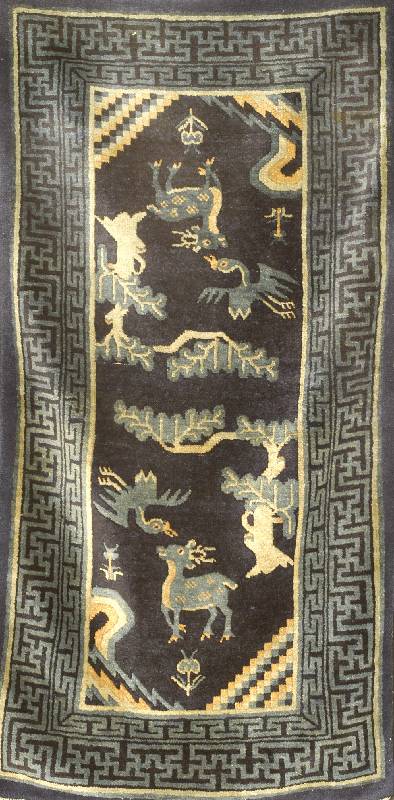 Pow Tow Antik, China, um 1900, Wolle auf Baumwolle, ca. 134 x 64 cm, SchÄtzwert: 3100.- EURO, EHZ: 2
