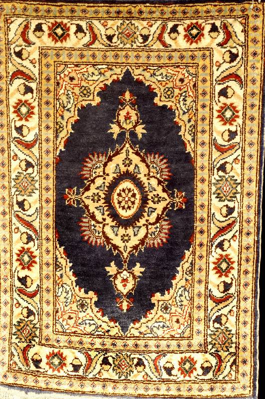 Istambul Seide, TÜrkei, ca. 30 Jahre, reine Naturseide, ca. 59 x 41 cm, SchÄtzwert: 1250.- EURO, EHZ: 2