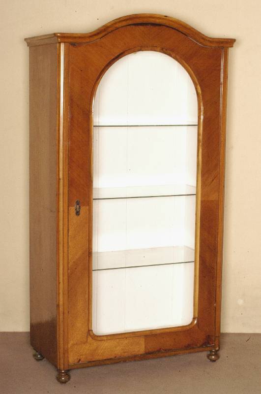 WÄscheschrank, sÜddeutsch, um 1850/60, Korpus Weichholz, Wurzelnußfurnier gespiegelt verlegt, Barockstil, geschwungener Kopf, Seiten ...