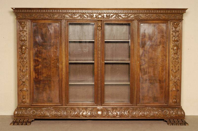 BÜcher- bzw. Kanzleischrank, deutsch, um 1900 , Neo-Renaissancestil, Korpus Weichholz, Nußbaum massiv, Nußbaumfurnier, 4-tÜriges MÖbel mit ...