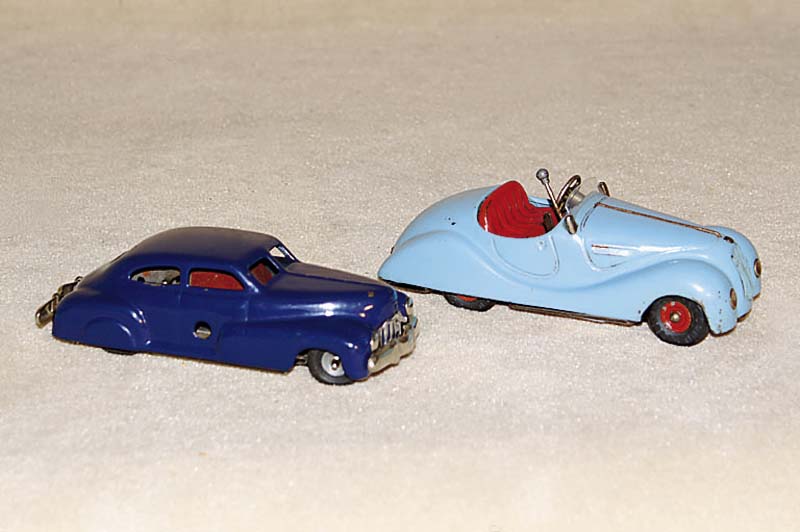 Blechauto, Josef Neuhierl, NÜrnberg, 50er Jahre, dunkelblau, fast unbespielt, intakt, jedoch ohne SchlÜssel, min. LackschÄden, sonst sehr guter ...