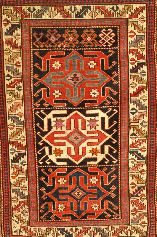 Kazak, Russland, um 1900, Wolle auf Wolle, ca. 165 x 111 cm, Schätzwert: 5000.- EURO, EHZ: 3-4, seltenes Kaukasier Ma?, reine Pflanz enfarben, Sehr ...