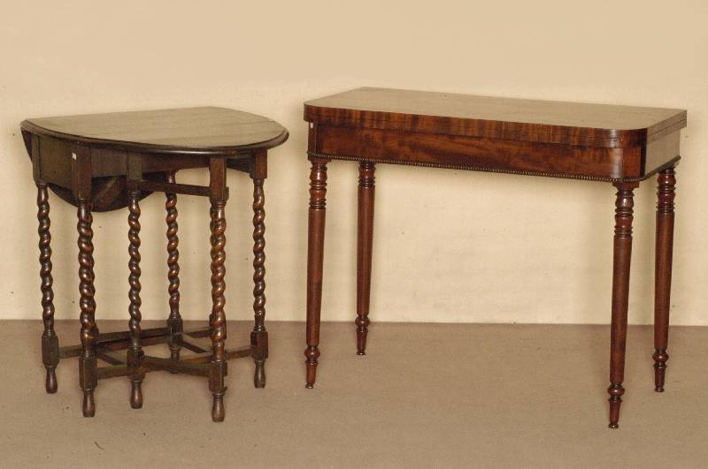 Oblongtable, England, um 1890, im viktorianischen Stil, Eiche massiv, Beine gedrechselt, beidseitig aufklappbar, zeittypisch, praktisch als ...
