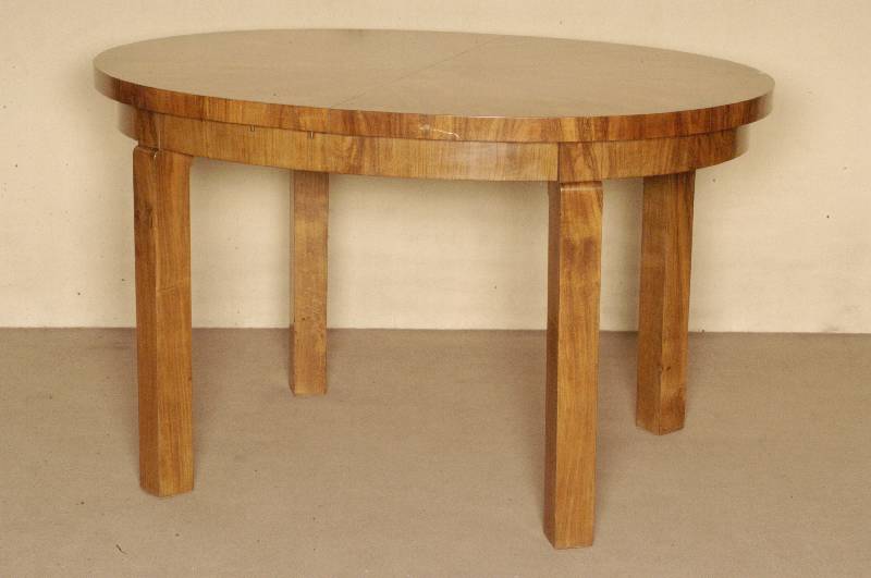 Ausziehtisch, deutsch, um 1920, ArtDeco, Nußbaum massiv, 4-eckige Beine, ovale Platte mit sehr schÖner Nußbaummaserung, sonnenstrahlenfÖrmig ...