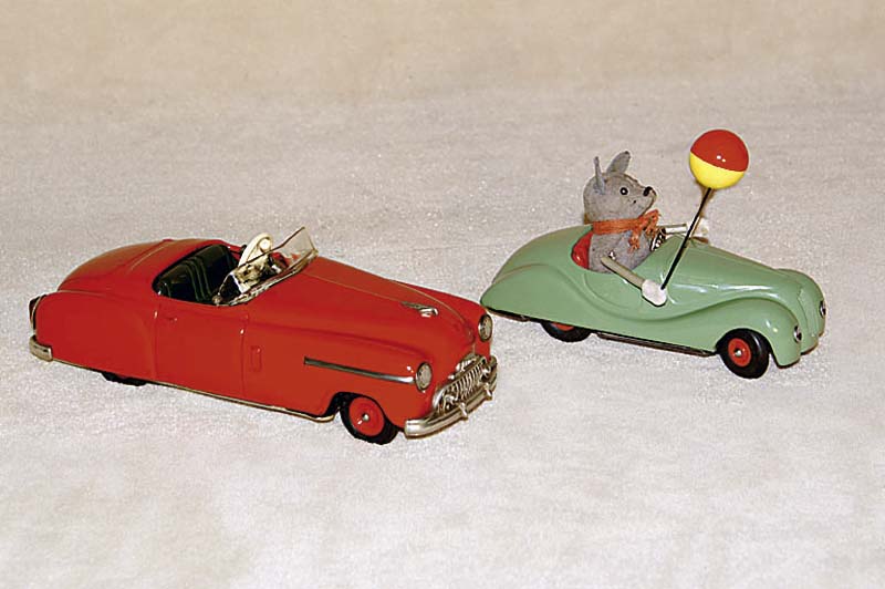 Schuco Combinato 4003, um 1960, Blech, rot, altersbed. sehr guter Zustand, Uhrwerk intakt, SchlÜssel anbei, dieser jedoch nicht original, selten, ...