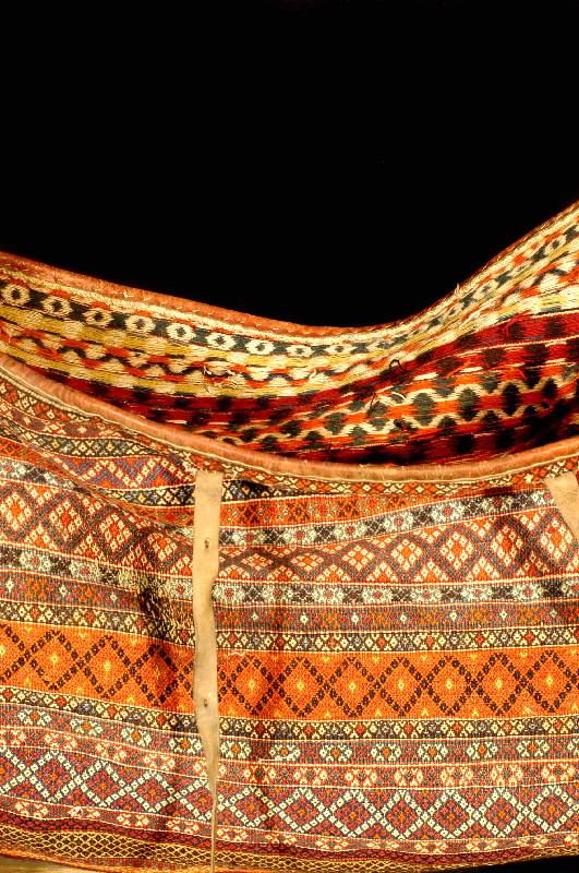 Nomaden Koffer Alt, Persien, um 1920, Wolle auf Wolle, ca. 200 x 80 cm, Schätzwert: 1400.- EURO, EHZ: 3