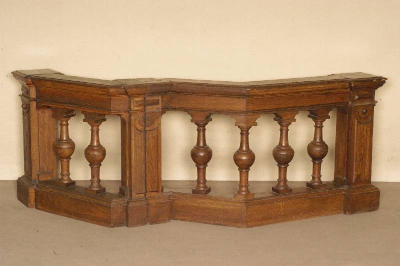 Ballustrade, deutsch, um 1880/90, zweiteilig, Eiche massiv, typische Durchbrucharbeiten aus der Zeit, in sich 8-fach gegliedert, einfacher Aufbau, ...