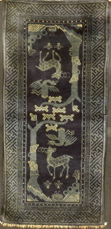 Pow Tow Antik, China, um 1900, Wolle auf Baumwolle, ca. 135 x 65 cm, SchÄtzwert: 3200.- EURO, EHZ: 2 (altersbedingt in einen guten Erh ...