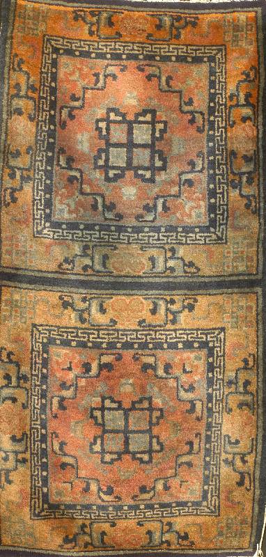 Tibet Sitzbankteppich Antik, China, um 1900, Wolle auf Baumwolle, ca. 139 x 72 cm, SchÄtzwert: 3000.- EURO, EHZ: 3, rest.