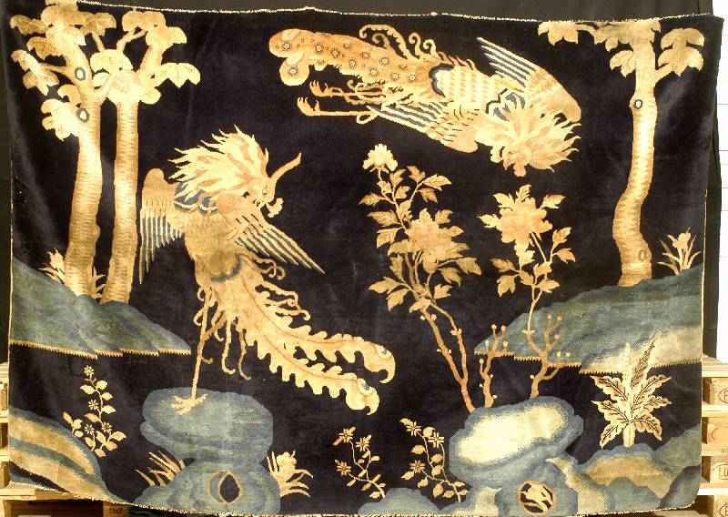 Dekorativer Pow Tow fein Antik China, um 1900, Wolle auf Baumwolle, ca. 240 x 168 cm, Schätzwert: 15000.- EURO, EHZ: 3 altersbeding t gut erhalten, ...