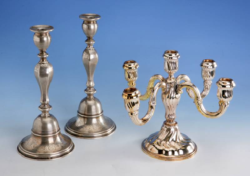 4-armiger Kerzenleuchter, deutsch um 1930, 800er Silber, gefÜllt, Bodenplatte Metall, 5 Brennstellen, Barockstil, H ca. 27 cm, 2 Arme angelÖtet ...