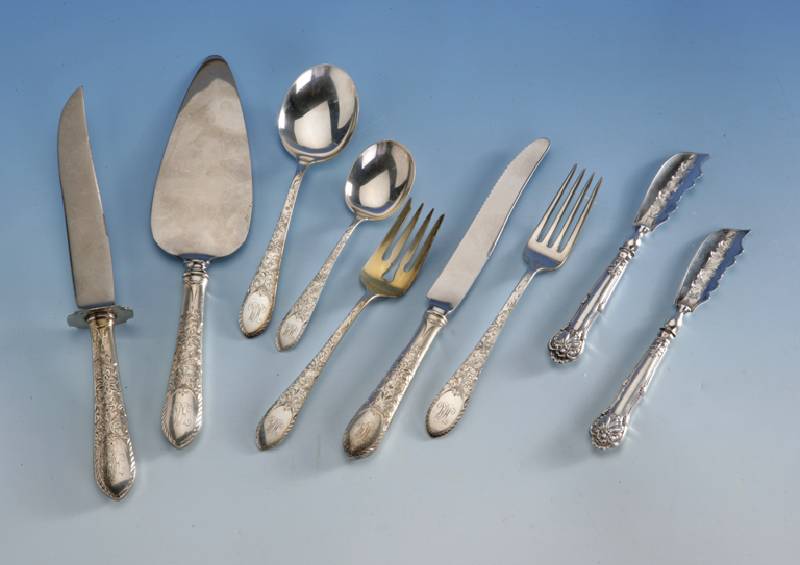 Besteck fÜr 6 Personen, USA, Gorham, 925er Silber, abstr. floraler Dekor, graviert, Bes.-Monogr., best. aus: 6 Gabeln, 6 Messer, 6 MenuelÖffel, ...