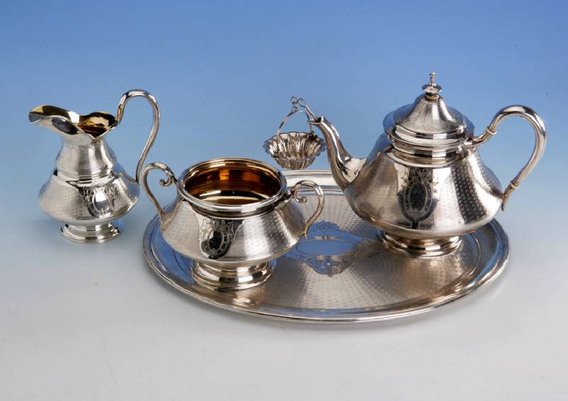 4-teiliges Teeservice, 13-lÖtig, teilvergoldet, deutsch um 1860, Vertreiber Freytag, guill., grav., freies Monogr., Barockstil, Deckel der ...