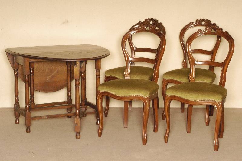 Oblongtable, England, um 1960, viktorianischer Stil, Eiche massiv, gedrechselte Beine, 2 Ausleger, Beine verstrebt, vielfach verwendbar, auch als ...