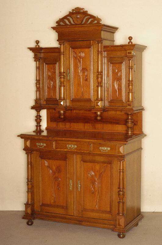 Aufsatzbuffet, deutsch, um 1900, Jugendstil, Eiche massiv, auf KugelfÜßen, Unter- und Oberteil Lisenen mit gedrechselten vorgesetzten ...