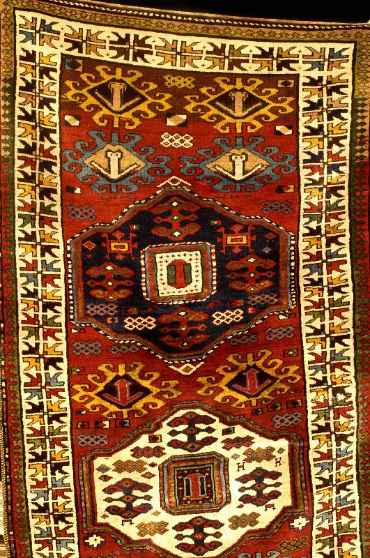 Medallion Kazak Antik, Kaukasus, um 1900, Wolle auf Wolle, ca. 226 x 135 cm, SchÄtzwert: 14500.- EURO, EHZ: 2 (altersbedingt in einen p erfekten ...