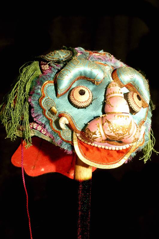 KindermÜtze Antik, China, um 1900/1910, Seide, ca. 35 cm, SchÄtzwert: 1000.- EURO, EHZ: 2-3