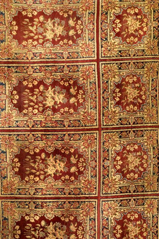 Kerman, Persien, um 1930, Wolle auf Baumwolle, ca. 296 x 121 cm, SchÄtzwert: 2500.- EURO, EHZ: 2-3