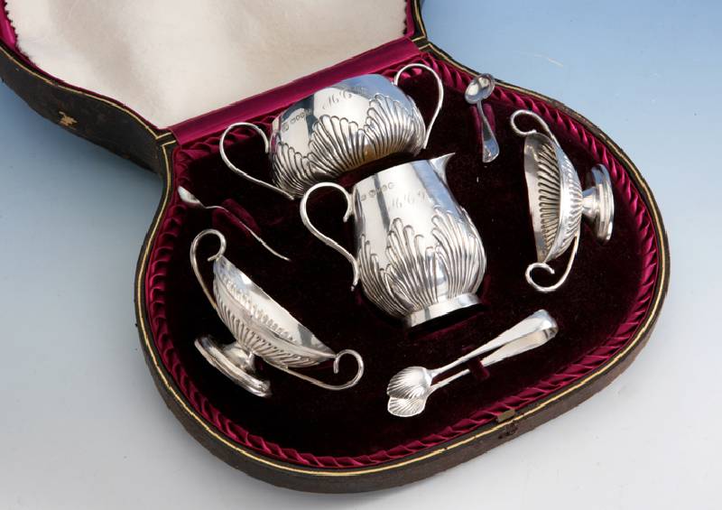 Set, best. aus: Sahnegießer und Zuckerschale, London 1884, Meister: Hukin & Heath, sehr bekannte und berÜhmte Manufaktur in London und zuvor in ...