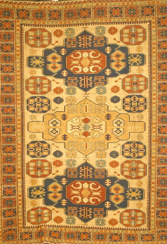 Kaukasiche Sumagh, ca. 50 Jahre, Wolle auf Wolle, ca. 230 x 173 cm, SchÄtzwert: 3900.- EURO, EHZ: 1-2.Pflanzenfarben.