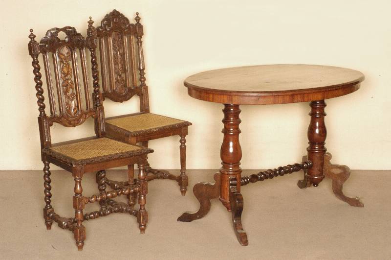 Salontisch, deutsch, um 1880/90, Fuß Nußbaum und Buche massiv, 2. Barock, reiche Drechselarbeit, BalustersÄulen, Tischplatte spÄter ...