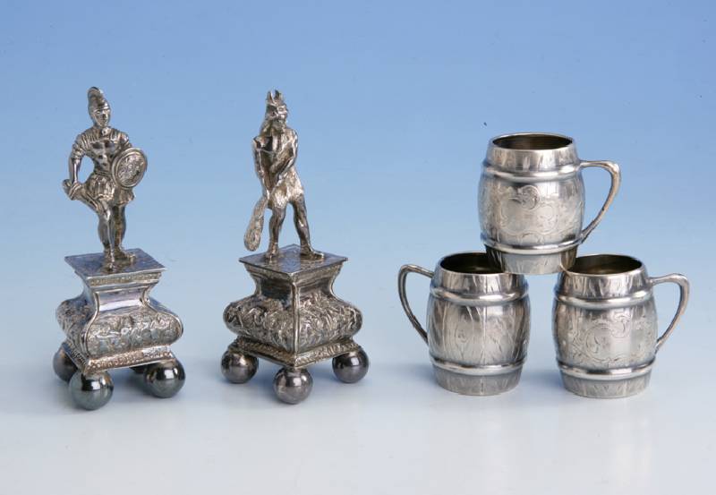 2 Figuren, deutsch um 1890, Silber gepr., nach barockem Vorbild, Darst. von Germane und RÖmer, urtÜmlich aufgefaßt, geschichtlich verfÄlscht, ...
