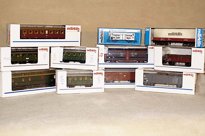 Konvolut 8 GÜterwÄgen, MÄrklin, Spur HO, 80er/90er Jahre, best. aus: Nr. 46040, 2 x 4717, 4781, 4475, 4633, 4698 und 4460, alle l. bespielt, ...