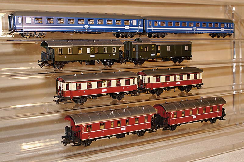 Konvolut 4 Wagensets, MÄrklin, Spur HO, best . aus: DonnerbÜchsen Nr. 43138, Personenwagenset "Tegernsee" Nr. 42892, 2 Beiwagen zu ...