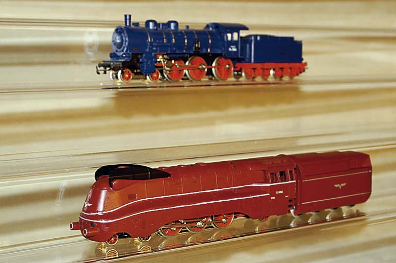 Dampflok mit Tender, MÄrklin, wohl 90er Jahre, Spur HO, blau, Aufschrift Baden P8 1164, l. bespielt, Fkt. nicht geprÜft