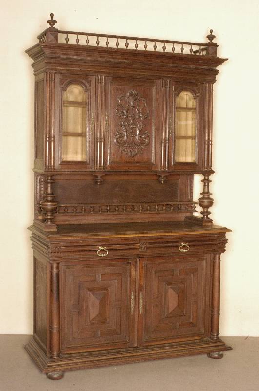 Aufsatzbuffet, Belgien/Niederlande, um 1890/1900, Front und Seiten auf Rahmen gearbeitet, Eiche massiv, freistehende SÄulen, reiche ...