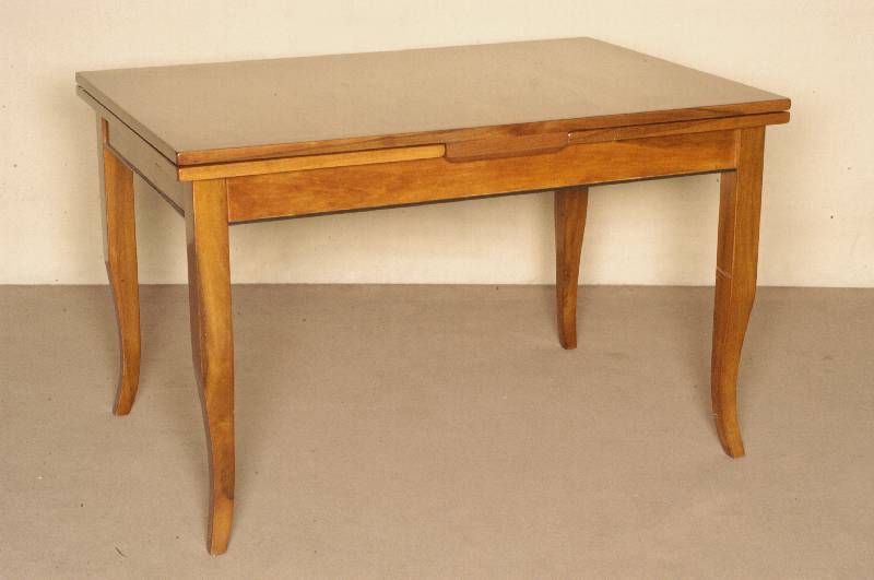 Tisch, Biedermeierstil, nach dem Vorbild von 1820, Korpus Nußbaum und Weichholz massiv, z.T . Nußbaumfurnier, mit ausgesuchten Furnieren, leichter ...