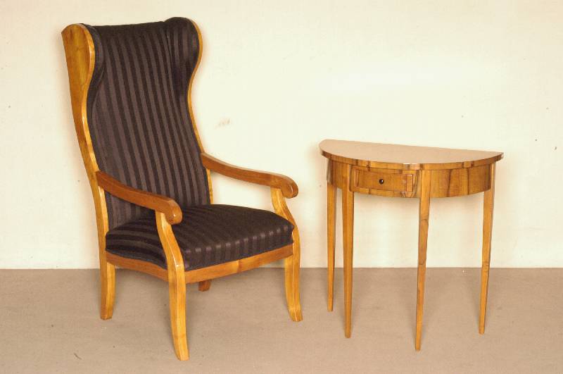 Konsolentisch, Biedermeierstil, Nußbaum massiv, poliert, nach altem Vorbild von 1820/30, 1 Schublade, gute Verarbeitung, schÖnes zierliches ...
