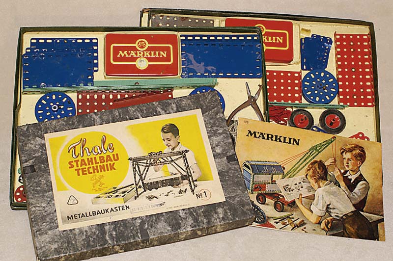 MÄrklin-MetallbaukÄsten, 40er Jahre, best. aus: Nr. 100, 100 A und 101 A, gut gefÜllt, Vollst. nicht geprÜft, dazu 1 Metallbaukasten Thale Nr. ...