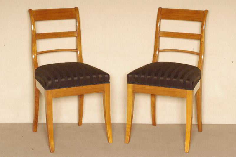 2 StÜhle, im Biedermeierstil, StilmÖbel, Kirschbaum massiv, sehr stabil, nach altem Vorbild gut gearbeitet, leichte Gebrauchsspuren, ca. ...