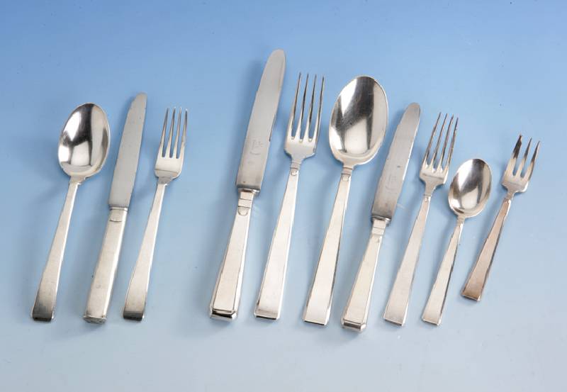 Besteck fÜr 12 Personen, 90er Auflage, Schwerte, best. aus: 12 Menuemesser, 12 Menuegabeln, 12 MenuelÖffel, 12 FrÜhstÜcksmesser, 12 ...