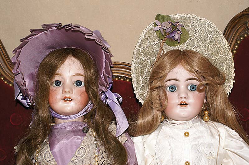 Porzellankopfpuppe, Kestner? um 1900, 190/9, blonde EchthaarperÜcke, Brustplatte, blaue Schlafaugen, offener Mund, 4 ZÄhne oben, Kleidung im ...