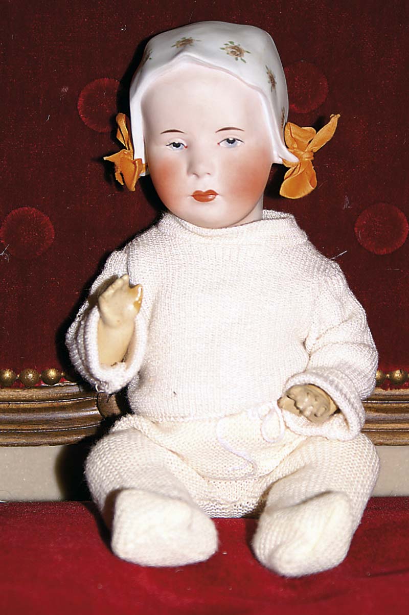 Porzellankopfpuppe, Heubach?, 1977, Nr.6, um 1912, DEP, Kurbelkopf mit an modellierter Porzellanhaube, diese gelocht fÜr Schleifchen, ...